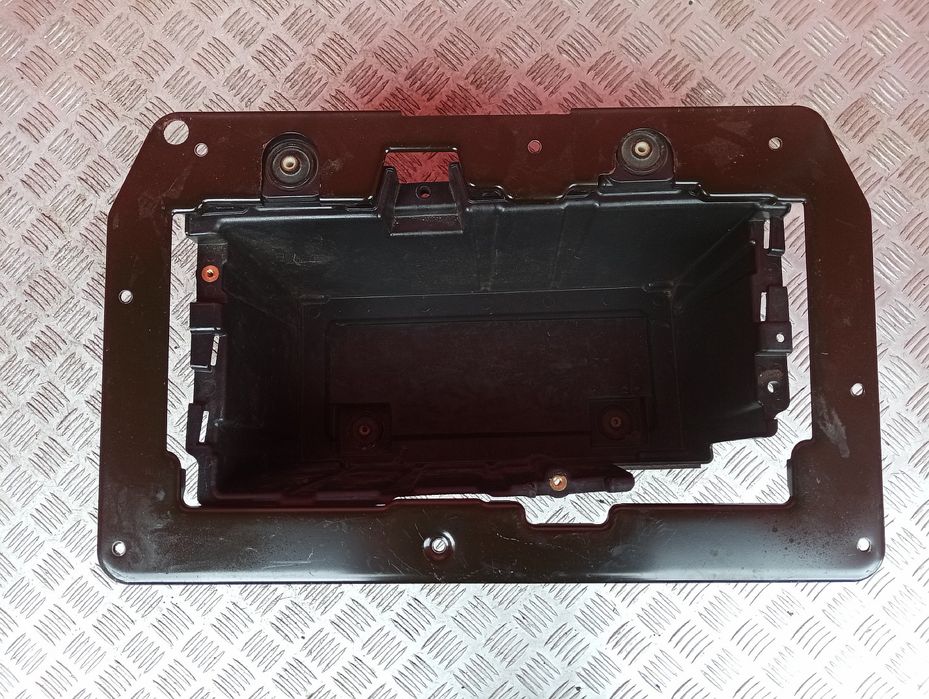 Кріплення Корпус акумулятора Range Rover Sport Крепление Ренж Ровер