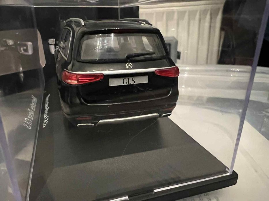 Mercedes-Benz GLS 1:43 Model Dealerski Model Kolekcjonerski