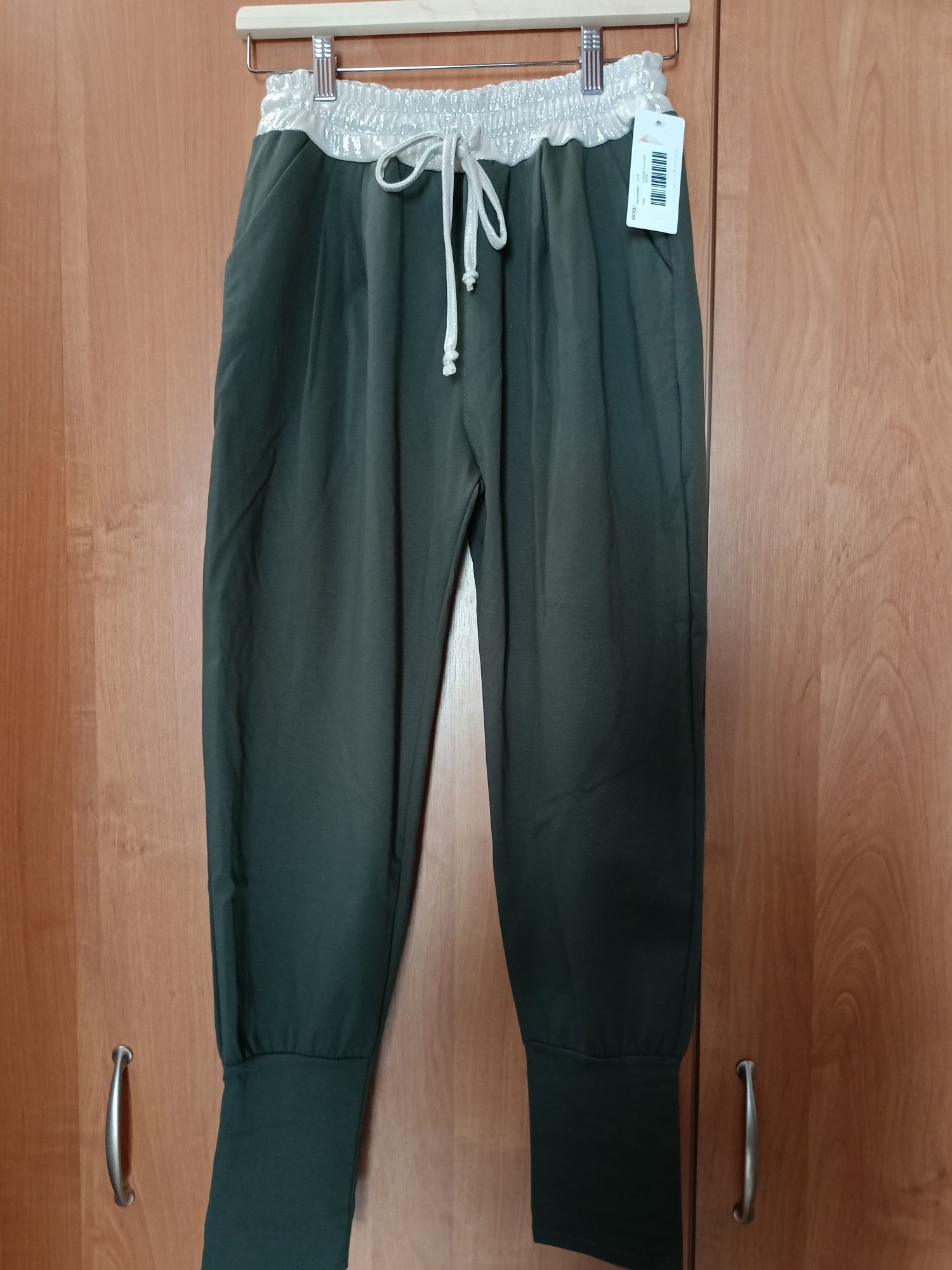 Spodnie New Collection