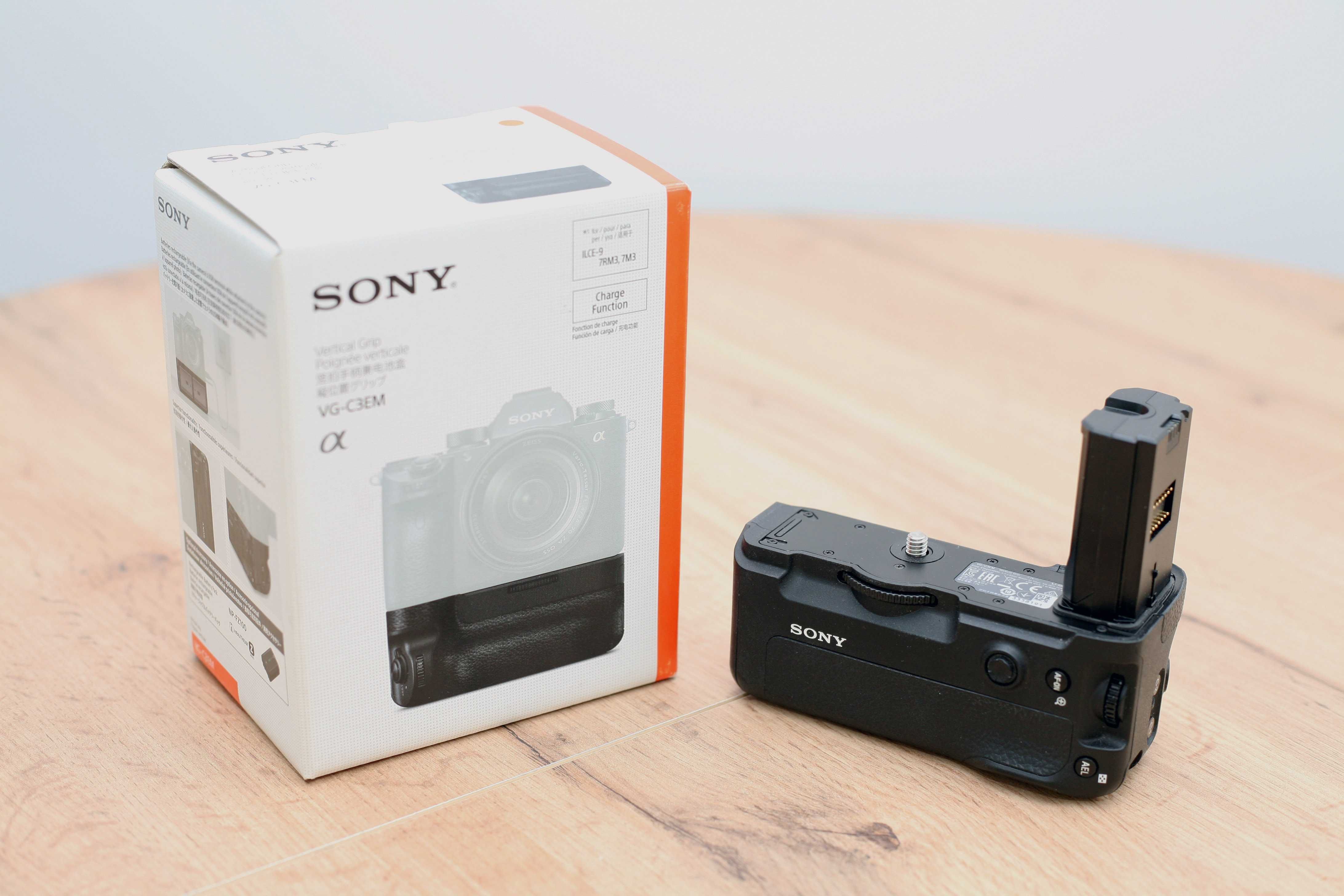 Sony VG-C3EM oryginalny grip do A7III, A7RIII, A9 stan idealny