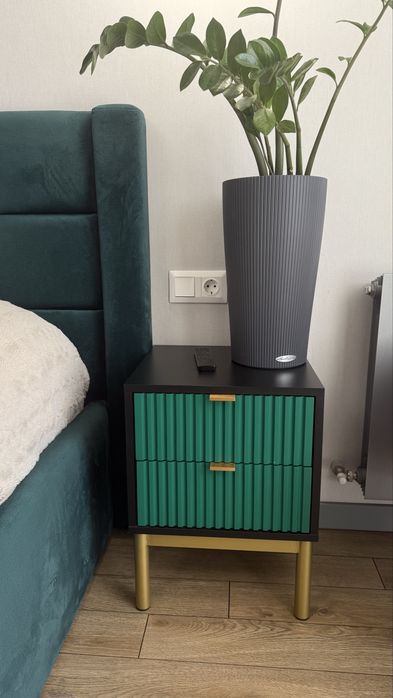 ліжко двухспальне, спальний комплект , прикроватні тумби