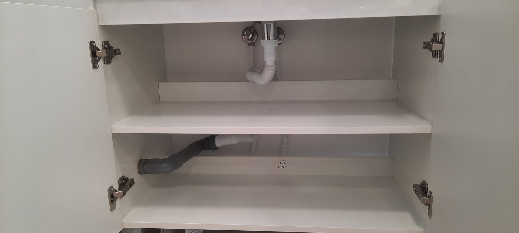 Pia, Gabinete e Balão Aquecedor,( pronto a instalar)
