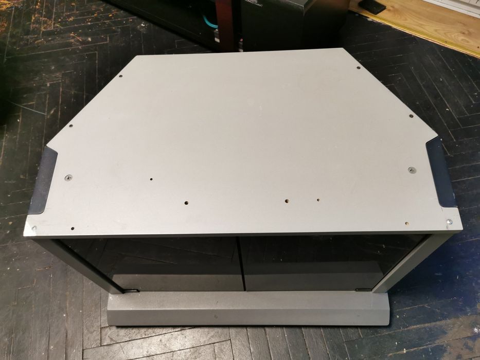 Sprzedam używany stolik pod telewizor i sprzęt audio