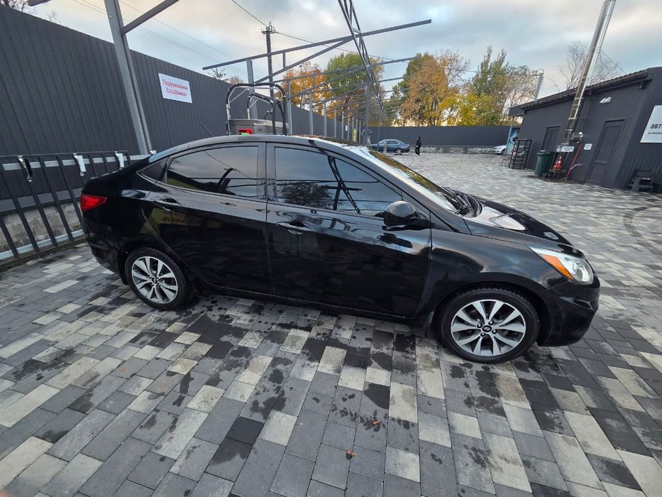 Хундай Акцент  2017 рік автомат.1.6 бензин