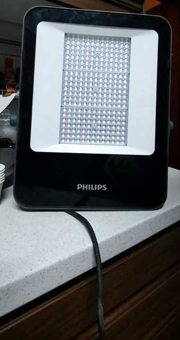 Projetor LED Philips Ledinaire 150W ( 220-240V ) ( 2 pelo preço de um)