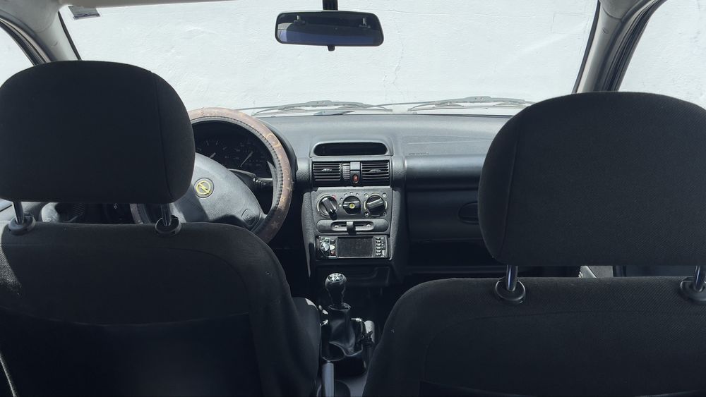 Opel corsa b azul
