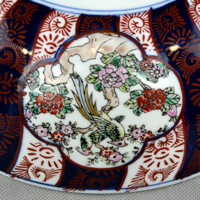 Taça em Porcelana Oriental, pintada à mão