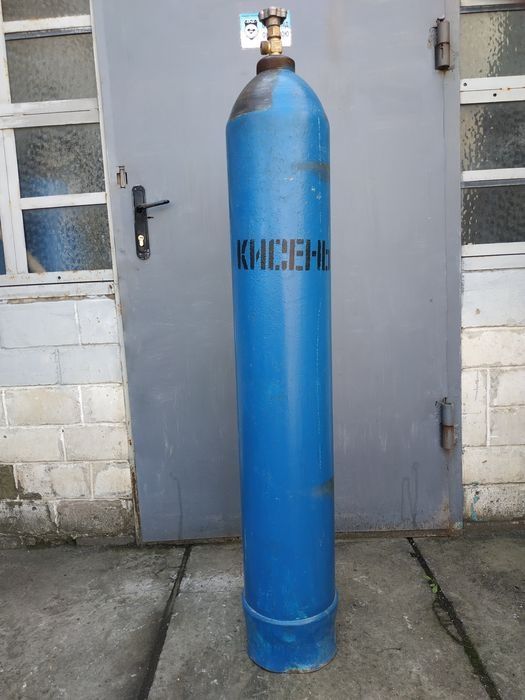продам баллоны газовые кислородные углекислотные