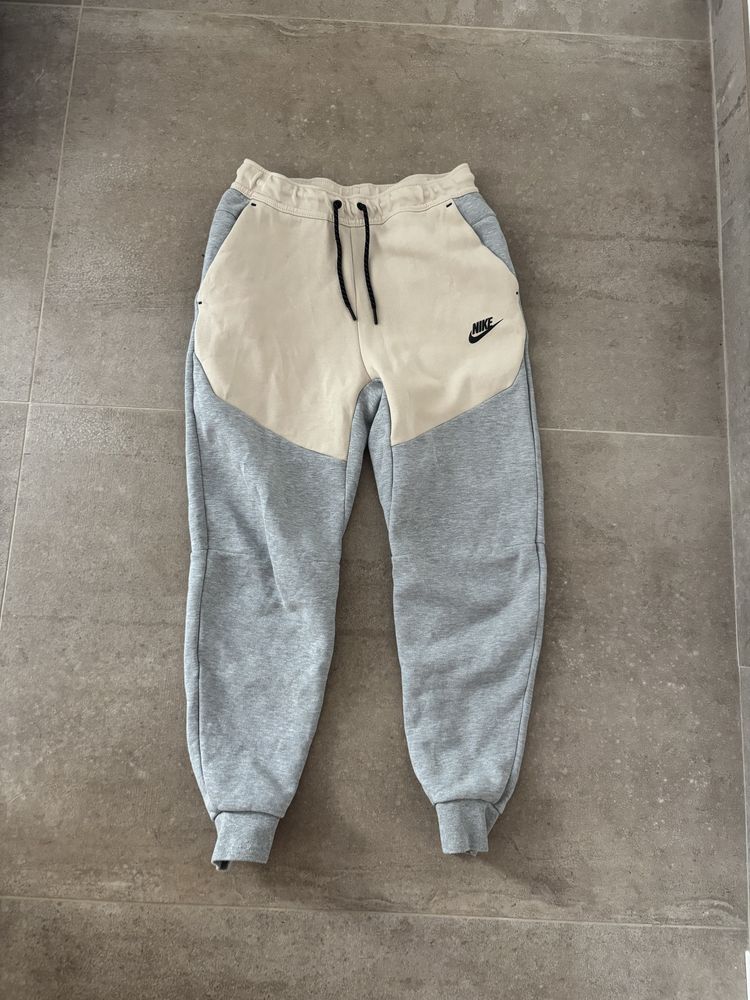 Nike Tech Joggers