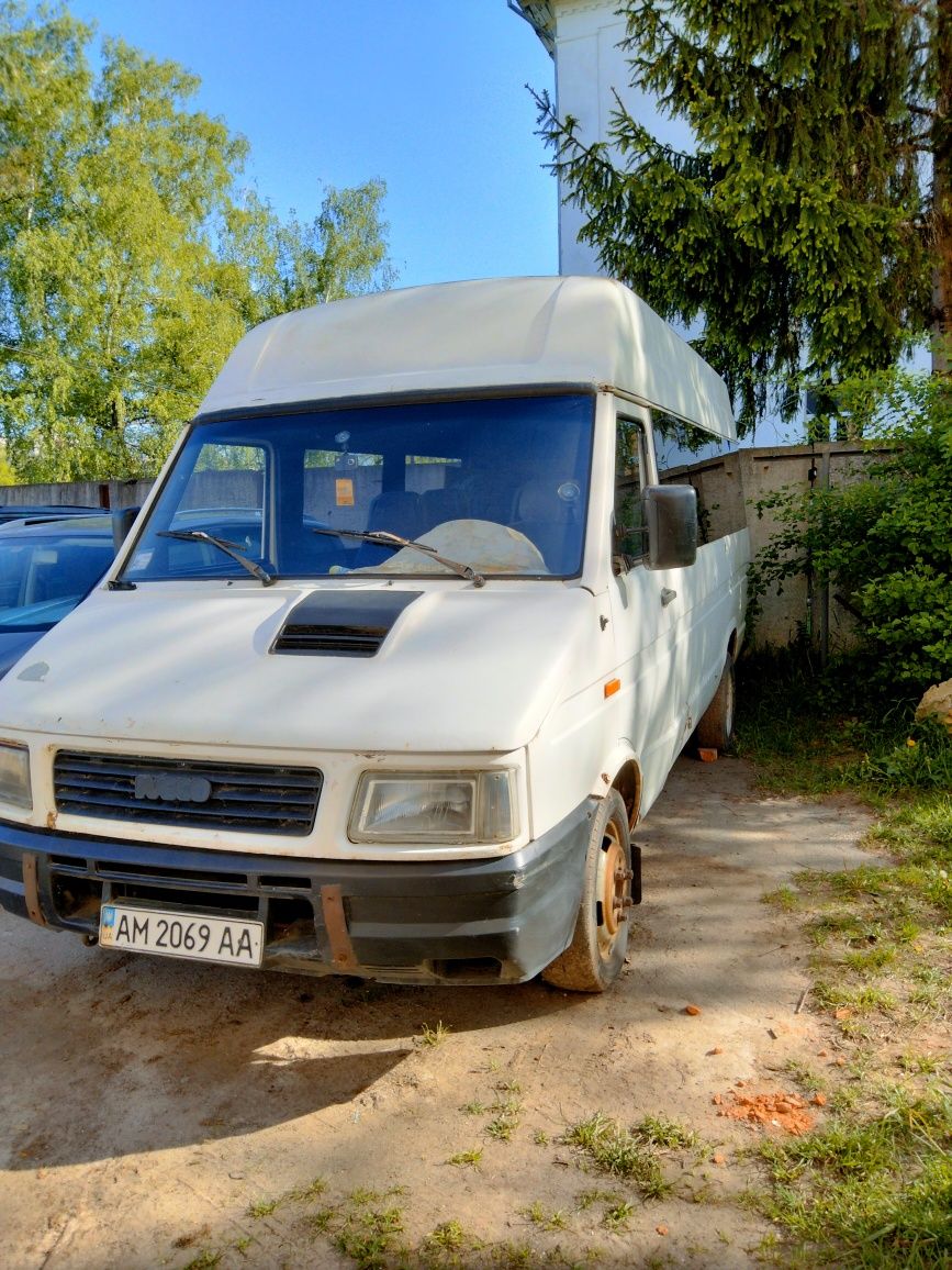 Продам бус Iveco 35.10