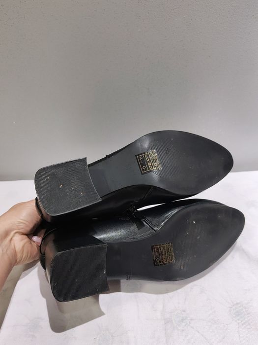 Czarne półbuty jazzówki botki sznurowane na obcasie rozmiar 38