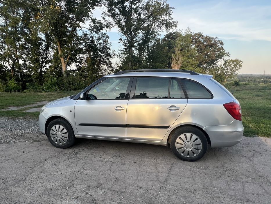 Поодам автомобіль Skoda Fabia