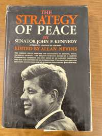 Livro the Strategy of peace by senator John F. Kennedy