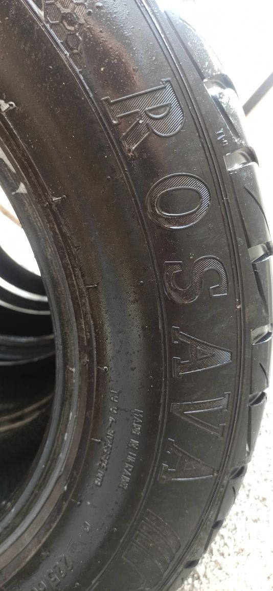 Продам резину 4 колеса 225/60 R16 Rosav и одно колесо Continintal  195