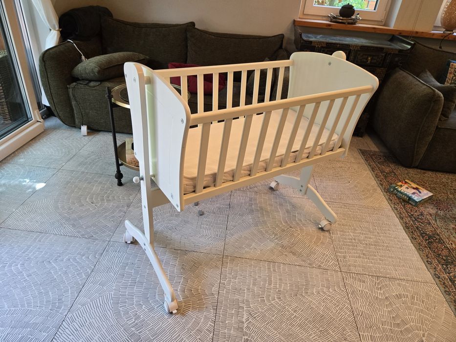 Kołyska dla dziecka drewniana + dodatki