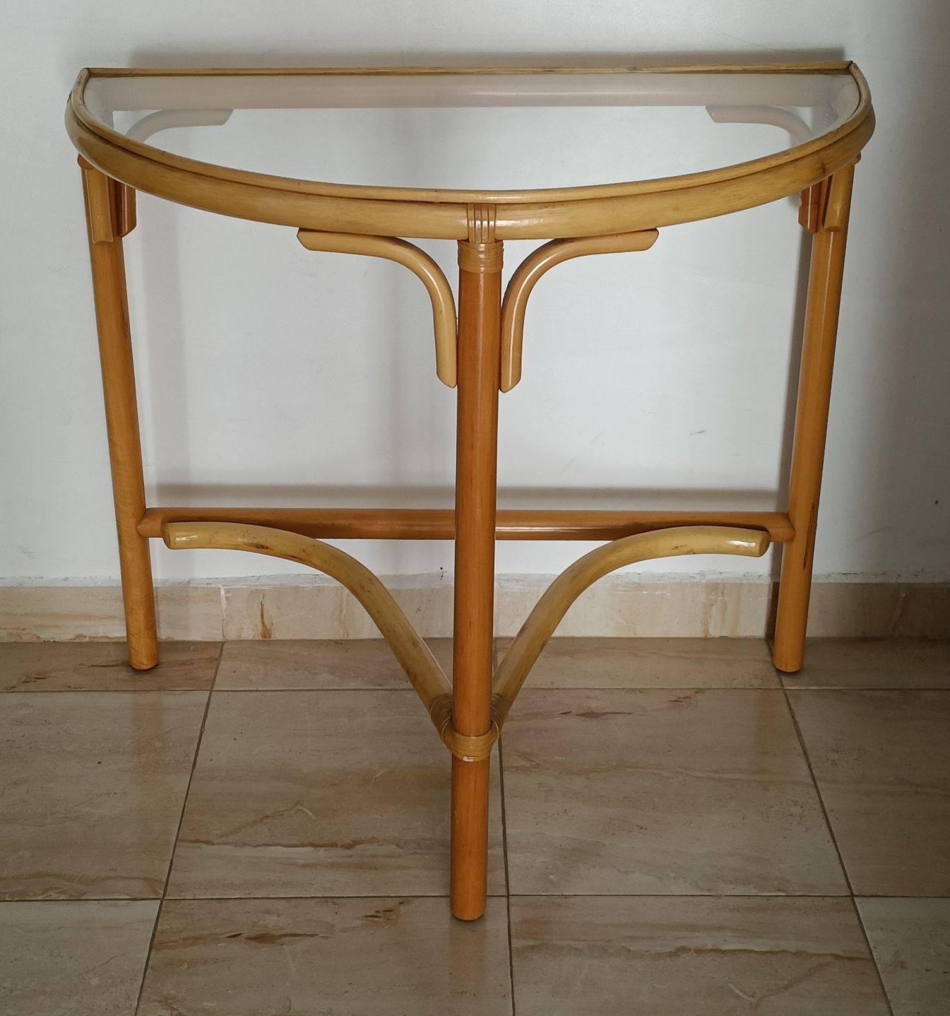 Mesa de entrada em bambú