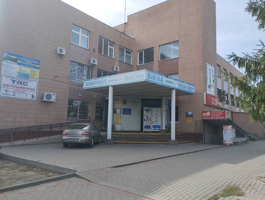 Нежитлові приміщення, площею 373,7 кв.м. м.Городище