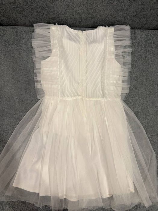 Святкова сукня на дівчинку 7-8 років