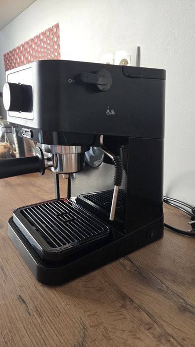 Ekspres kolbowy DELONGHI STILOSA EC 235.BK 1100W