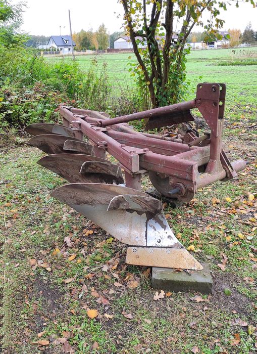 Pług 4 skibowy Grudziądz 4x40 + opryskiwacz Pilmet 400 12m