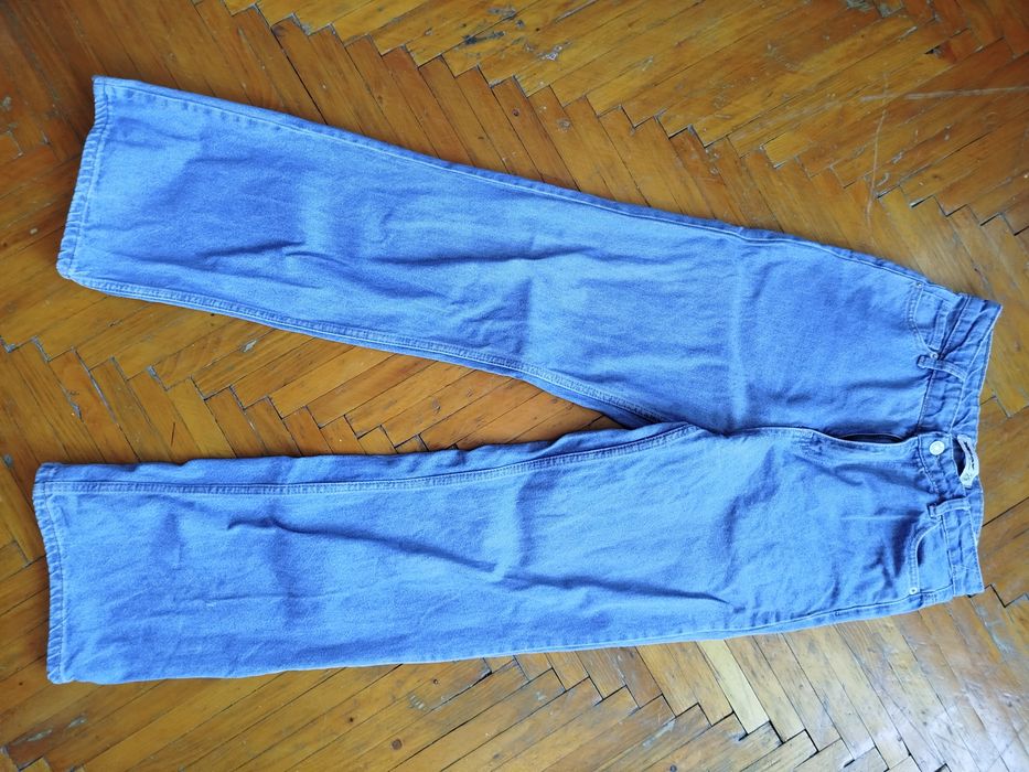 Жіночі світлі джинси