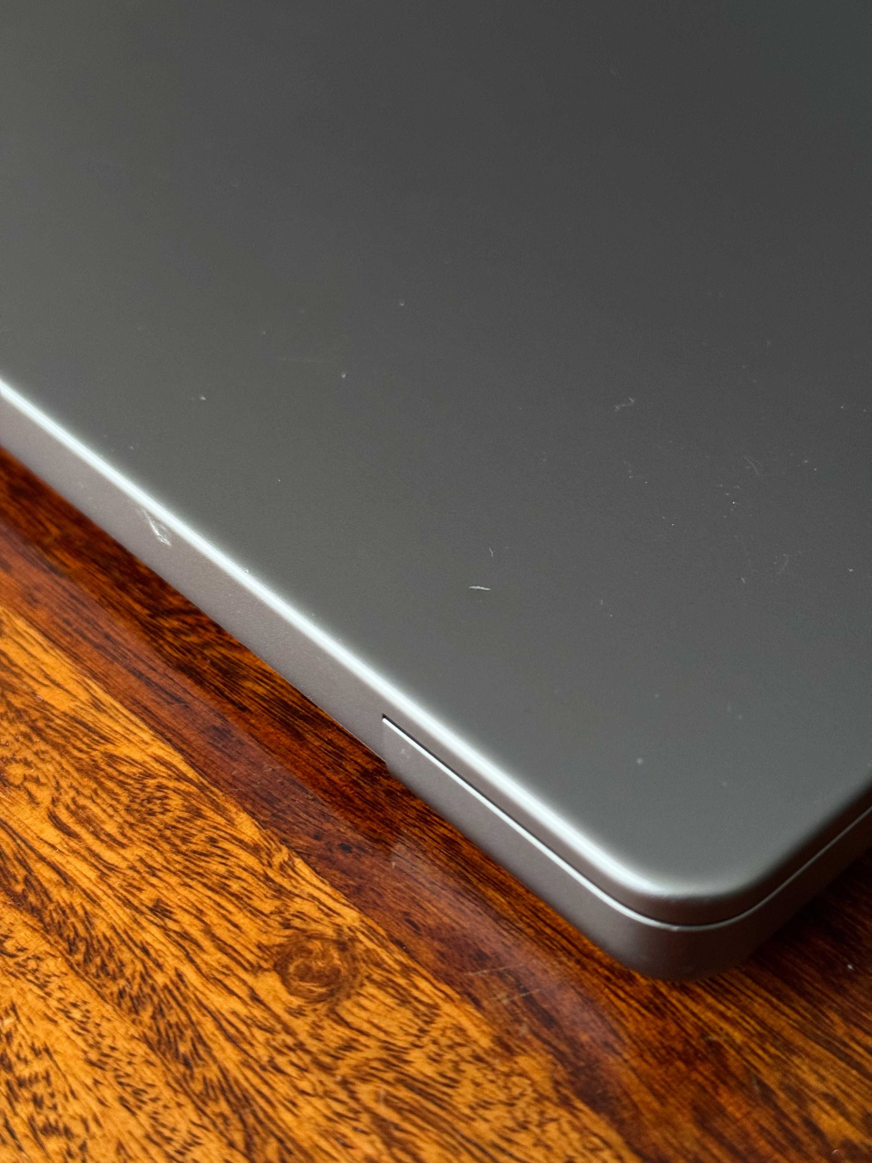 Macbook Pro 16 2021r. M1 PRO / 16GB / 512GB