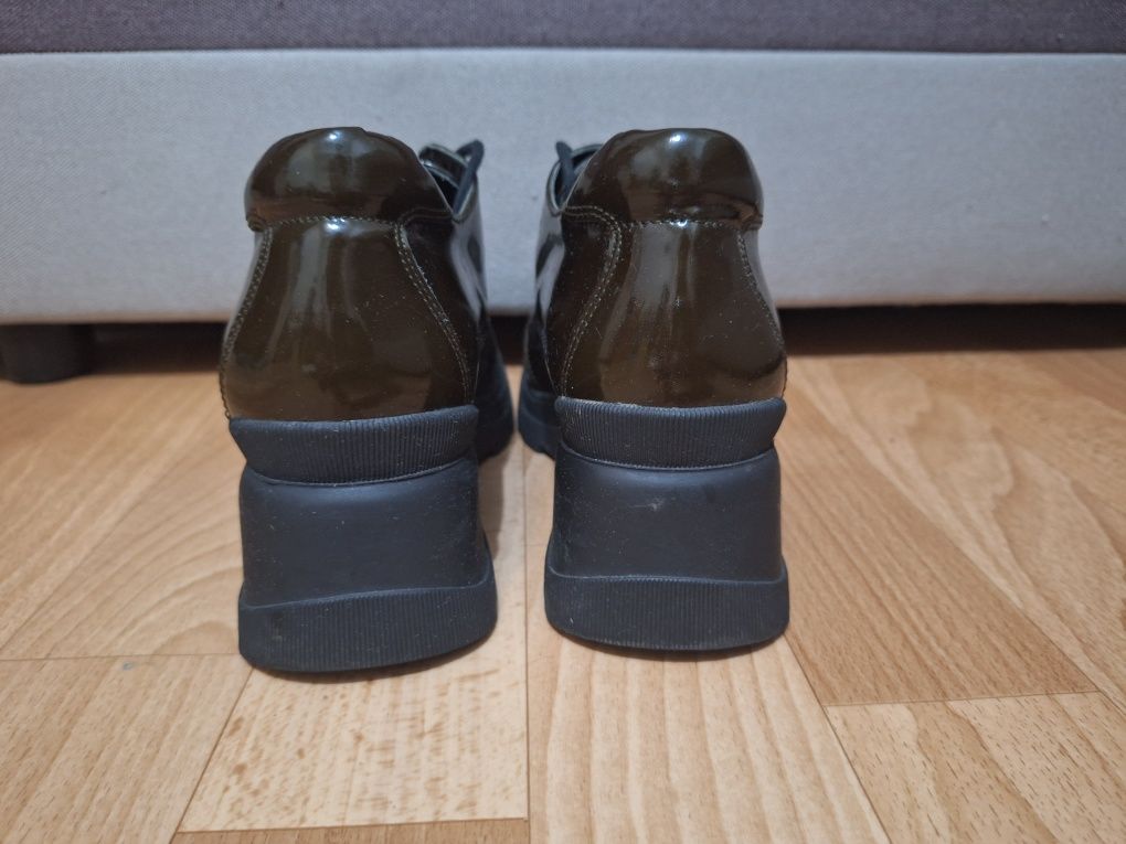 Жіночі лакові туфлі Esprit 36р.