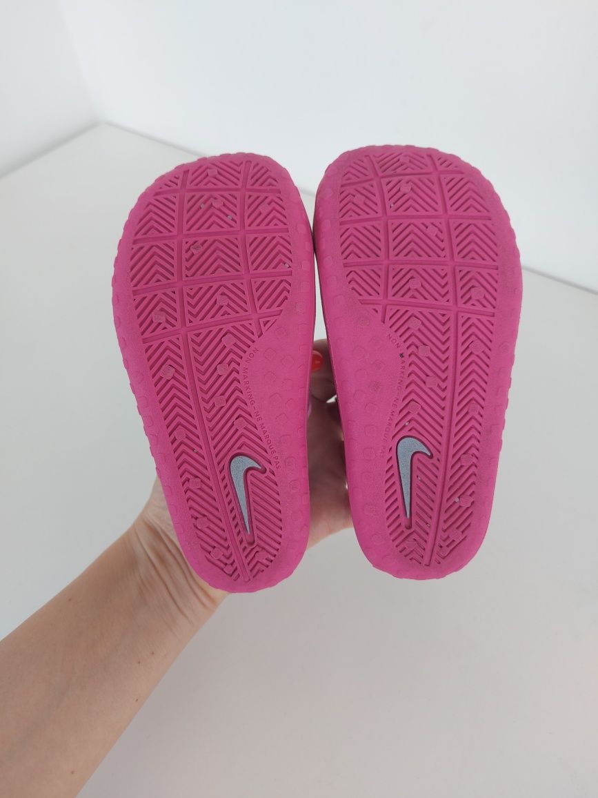 Buty dziecięce sandały Nike w rozmiarze 25