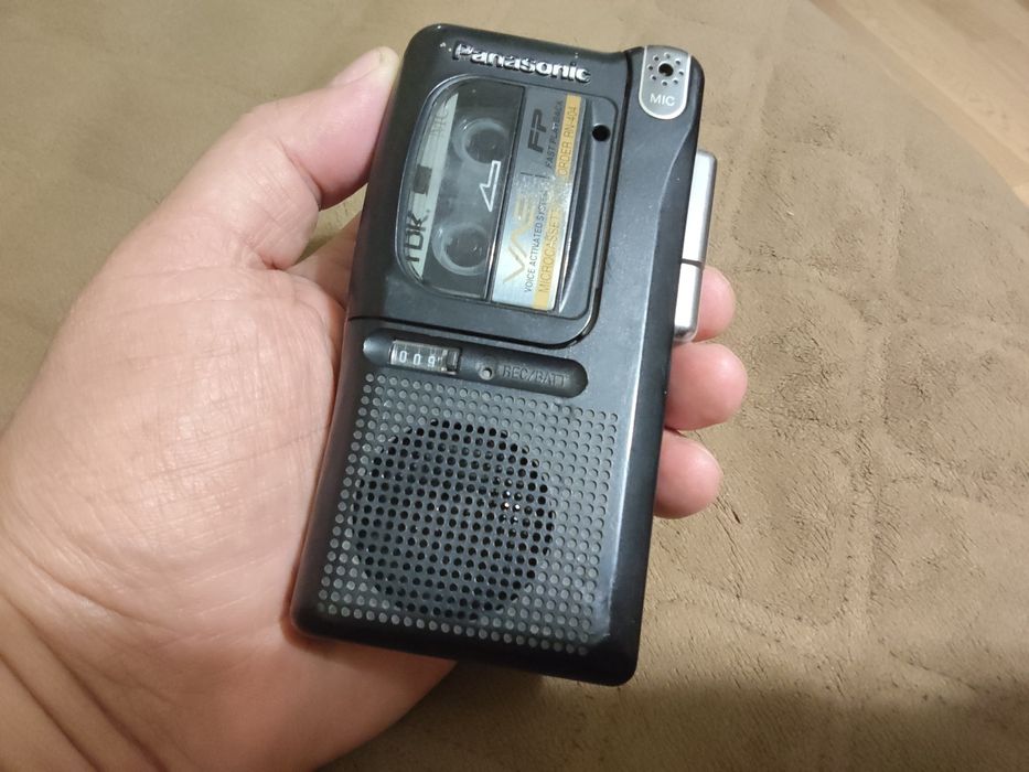 Диктофон Panasonic + микрокассета