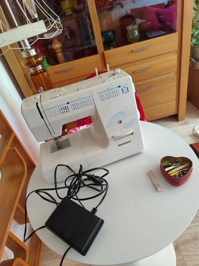 Maszyna do szycia Silver Crest mechaniczna używana stan bardzo dobry