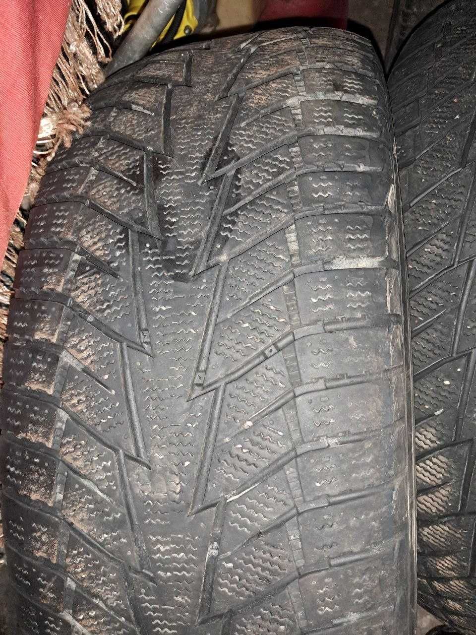 Шини зимові 255/60 R 16