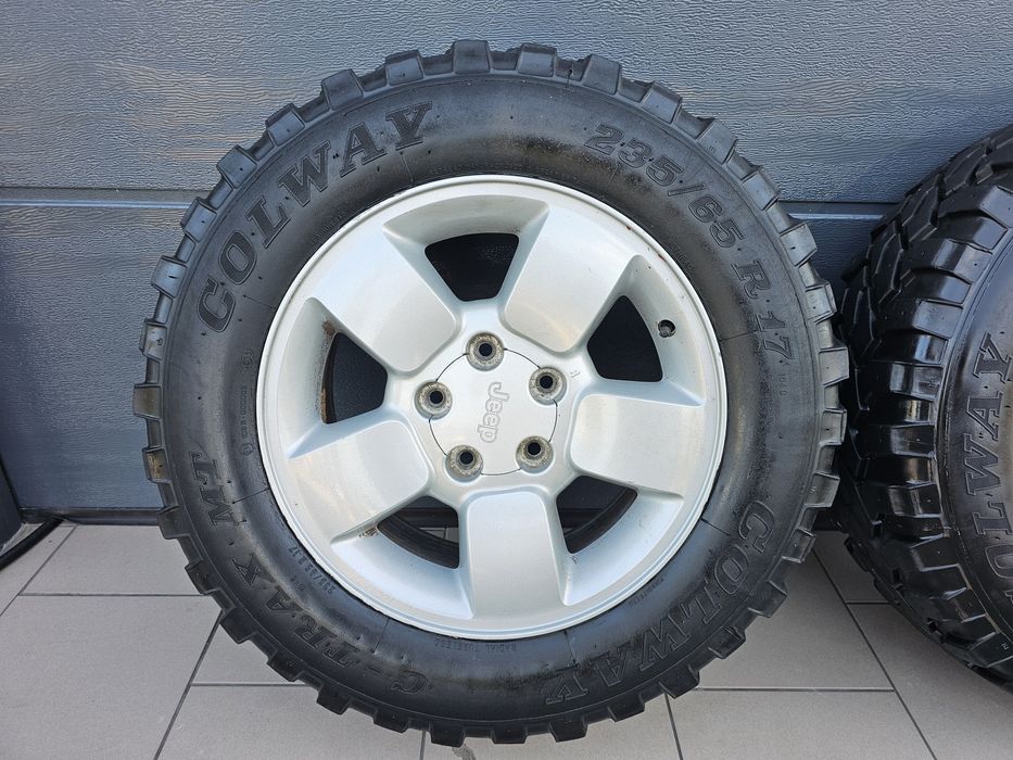 Alufelgi 17" JEEP Grand Cherokee 5x127 z Oponami 235 65 R17 Koła