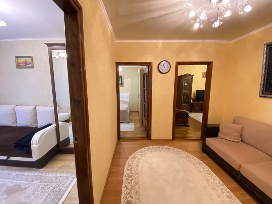 Продаж гарної трикімнатної квартири на Намиві (л1)