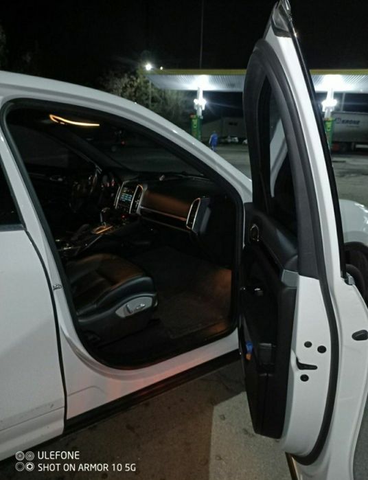 Продам Porsche Cayenne 3л