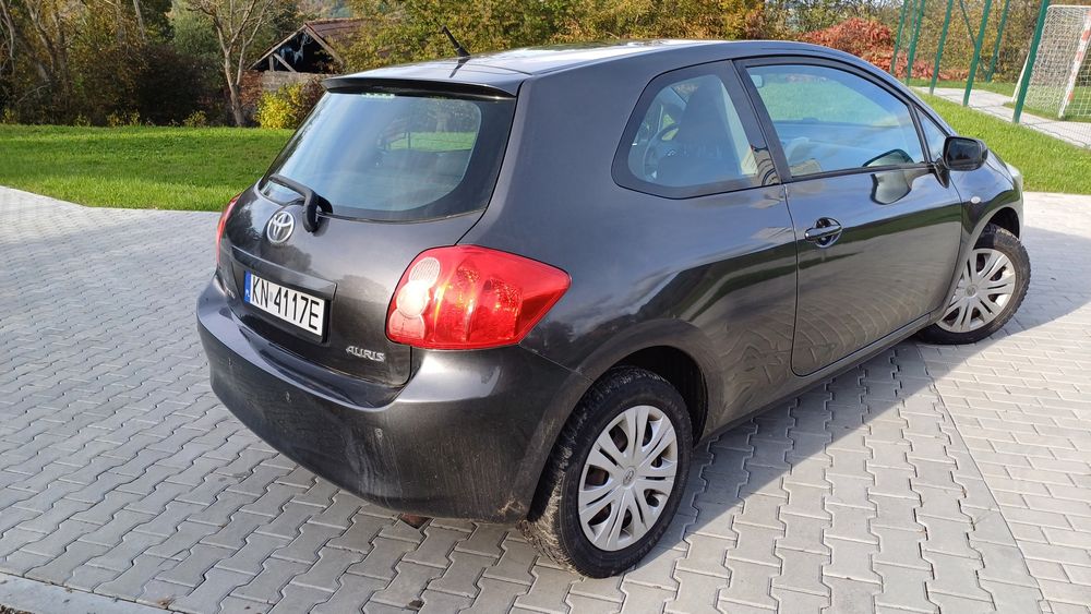 Toyota Auris  1.6  16V benzyna zadbana