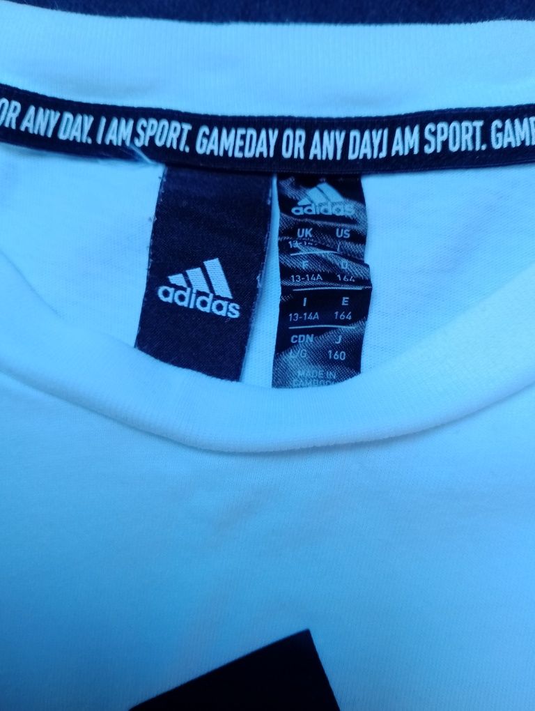 Oryginalna bluzka Adidas