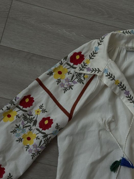 Сорочка з вишитими рукавами
