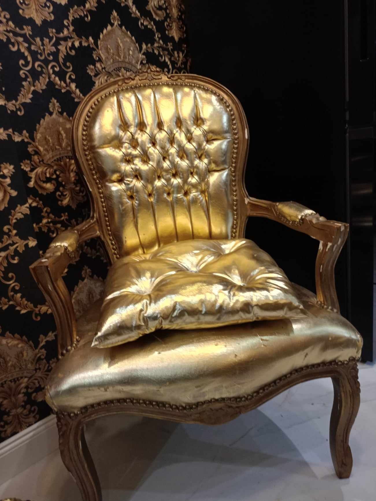 Fotel złoty w stylu Ludwik XVI
