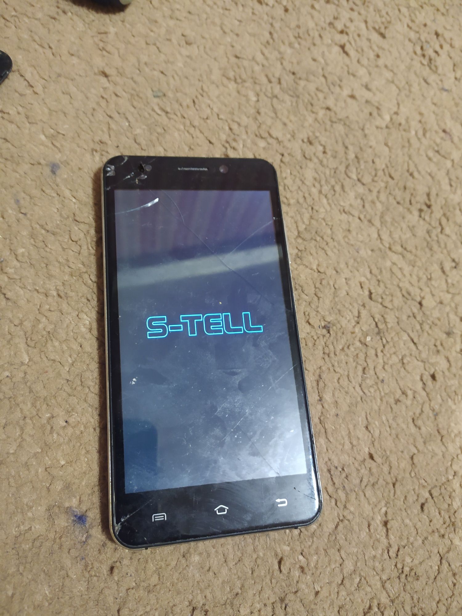 S-TELL M575

На запчасти