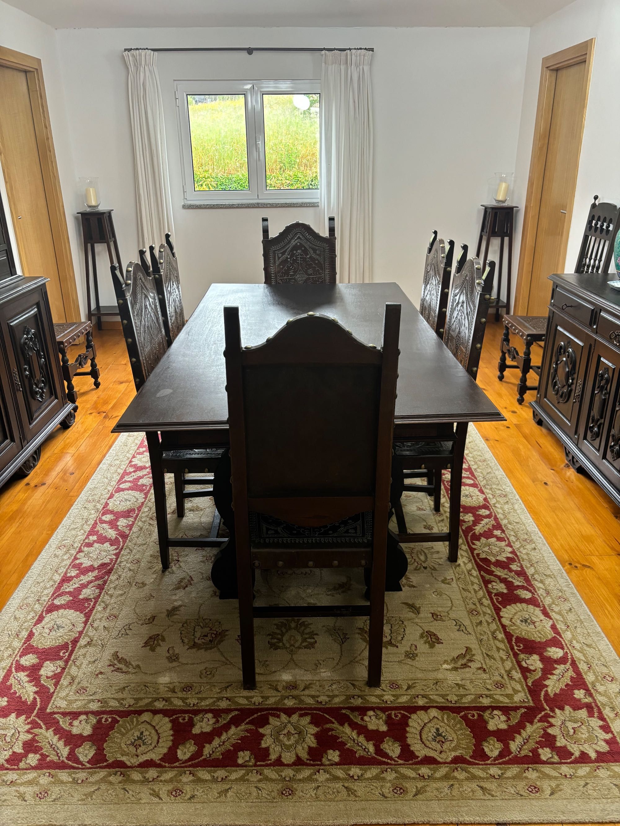 Mesa de jantar e 6 cadeiras