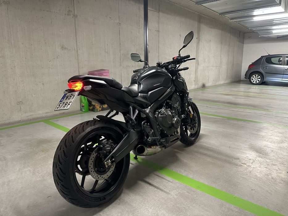 Honda CB650R Black Edition