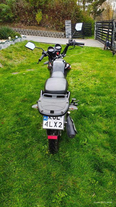 Motocykl WS 125 Benzer