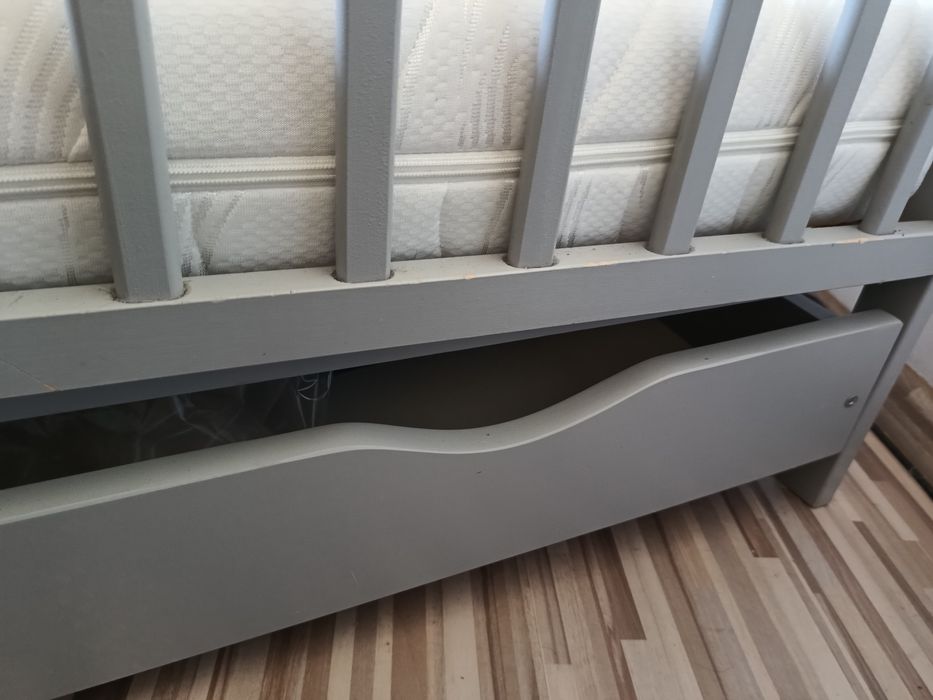 Łóżeczko niemowlęce drewniane szare z materacem 120x60