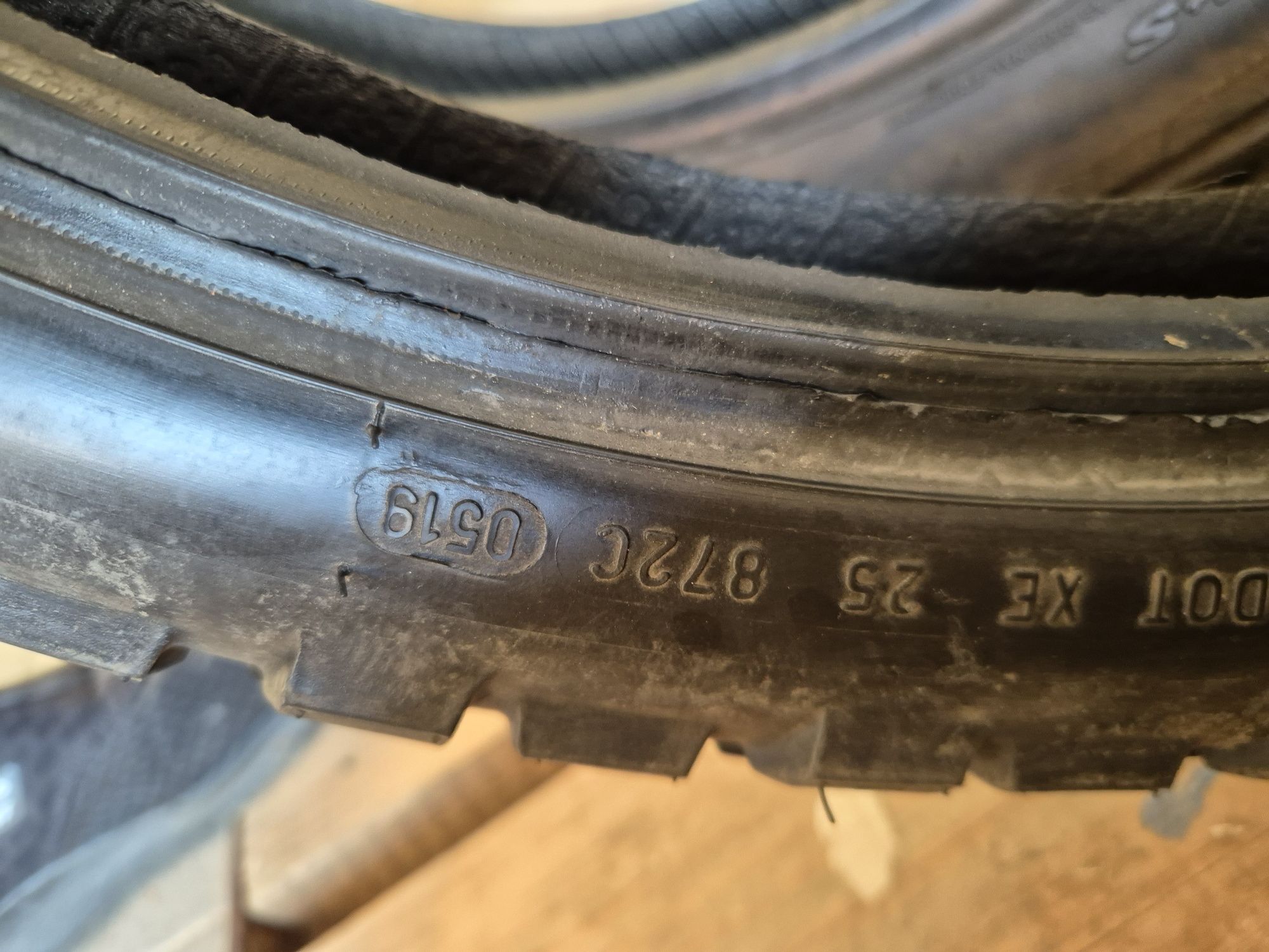 Mitas C-19 r21  Pirelli Scorpion r18 r21