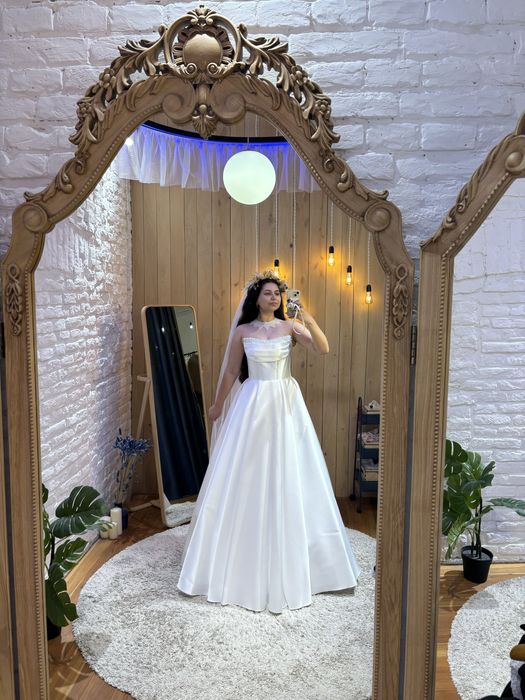 Весільна сукня б/в