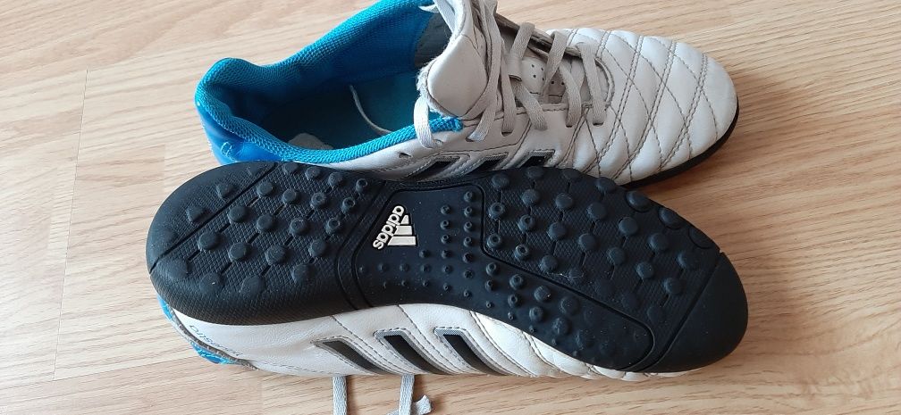 Turfy dla chłopca Adidas