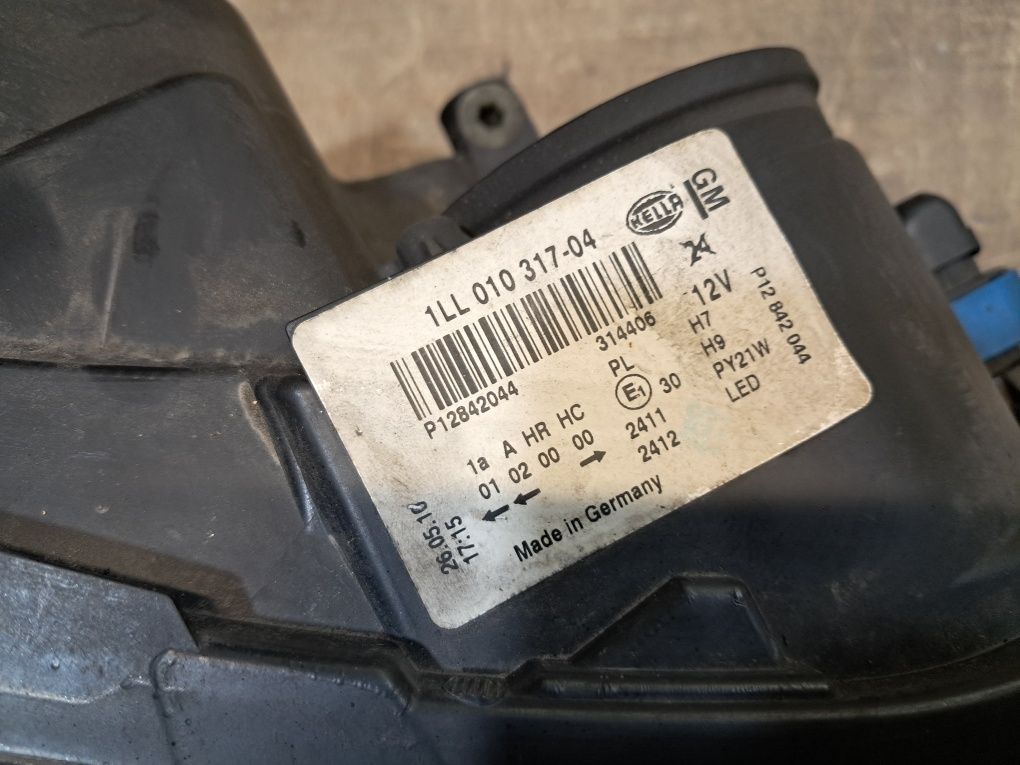 Фара права  сааб 93, 9.3  9-3, saab 9-3