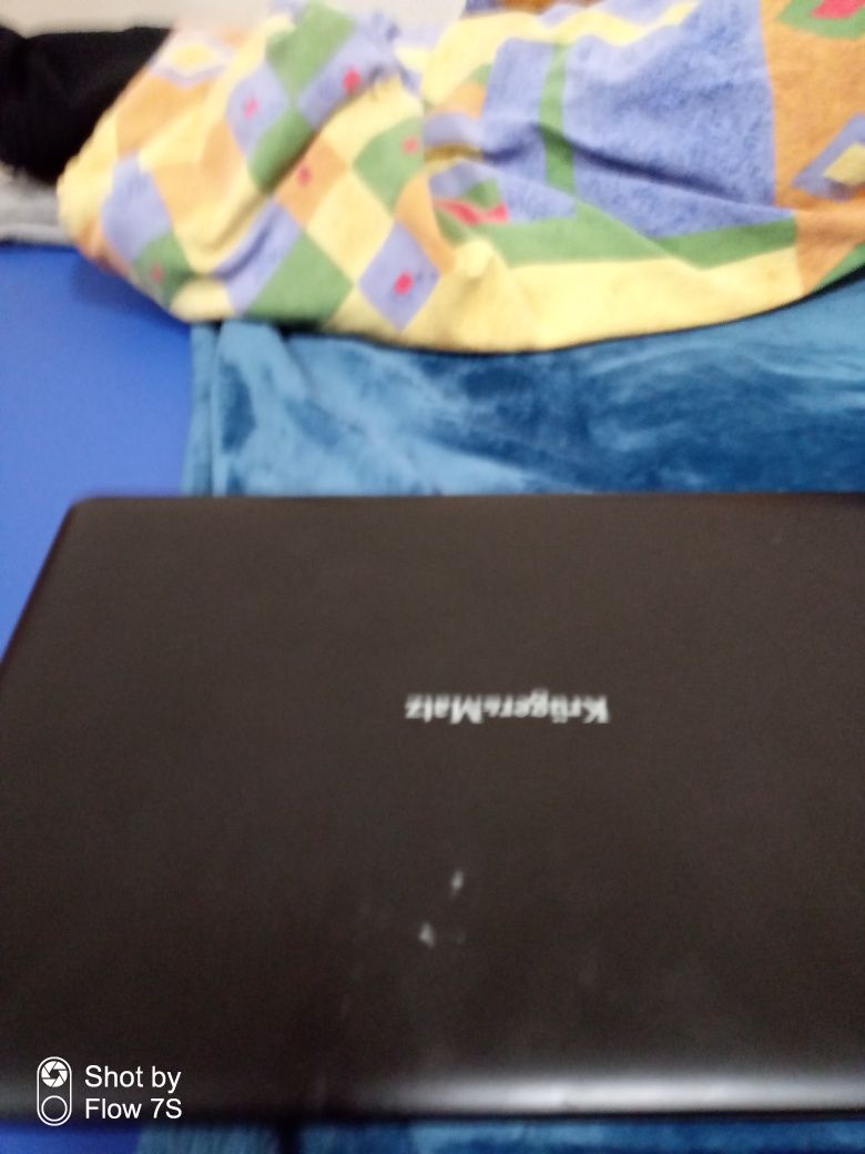 Laptop dwu miesięczny paragon gwarrancja nowy