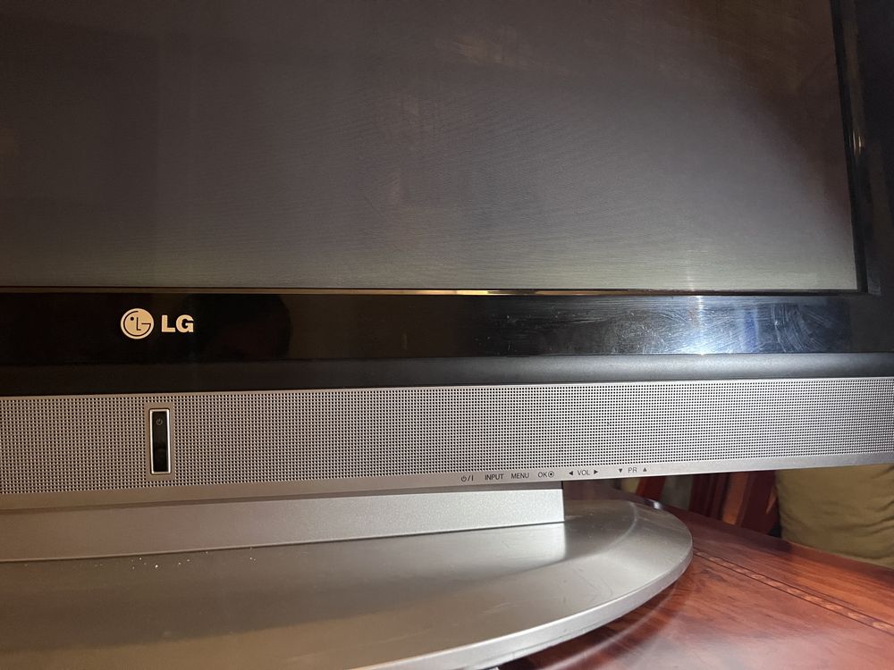 TV LG 42’ estado impecavel