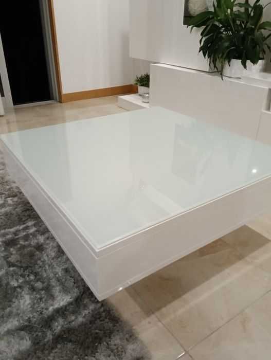 Mesa branca lacada a alto brilho